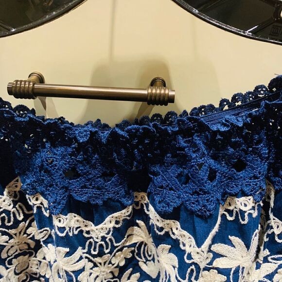 Navy blue Embroidered off shoulder - Picture 2 of 3